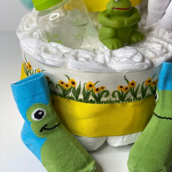 Frog Diaper Cake, Neutral Diaper Cake - Picture 4 of 6
